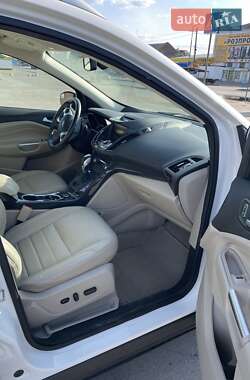 Внедорожник / Кроссовер Ford Escape 2014 в 