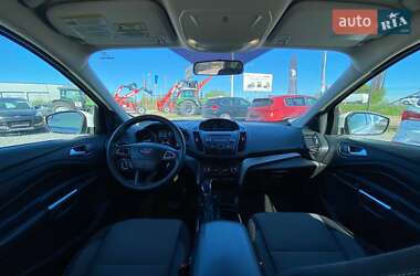 Внедорожник / Кроссовер Ford Escape 2018 в 