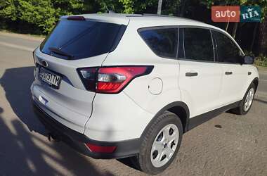 Позашляховик / Кросовер Ford Escape 2017 в 