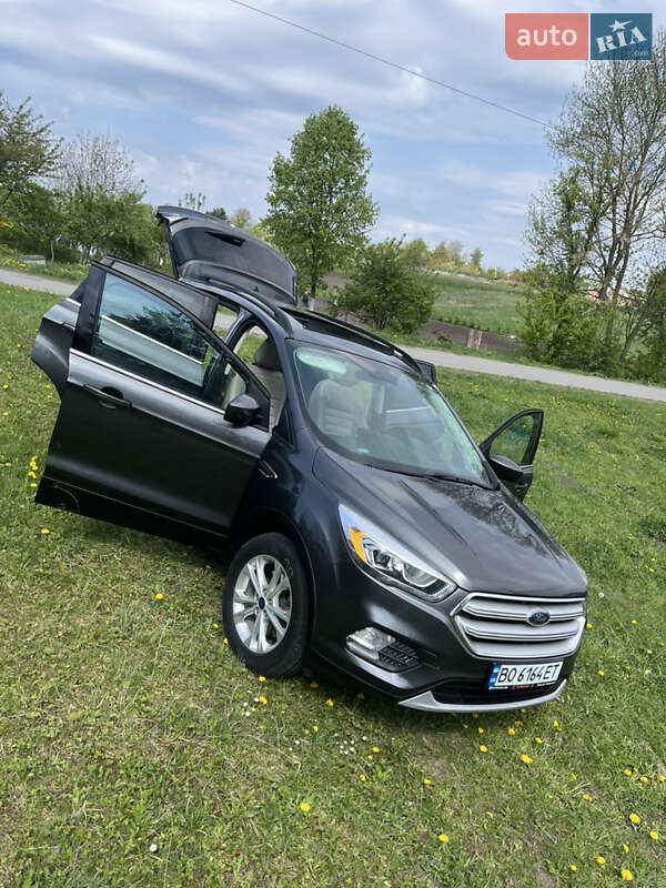 Внедорожник / Кроссовер Ford Escape 2017 в Тернополе