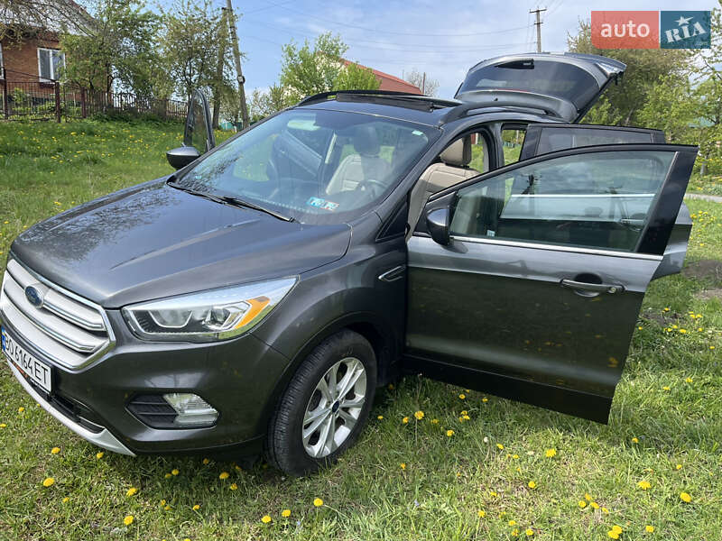 Внедорожник / Кроссовер Ford Escape 2017 в Тернополе