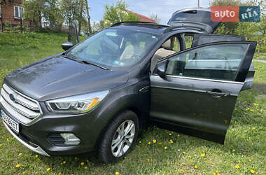 Внедорожник / Кроссовер Ford Escape 2017 в 