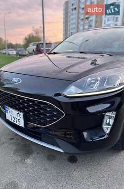 Внедорожник / Кроссовер Ford Escape 2021 в 