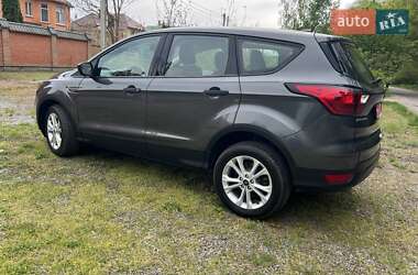 Позашляховик / Кросовер Ford Escape 2019 в 