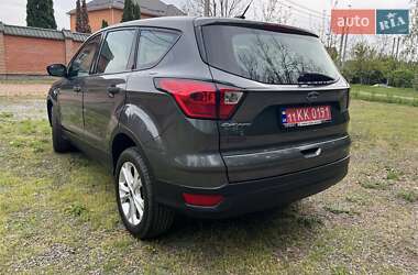 Позашляховик / Кросовер Ford Escape 2019 в 