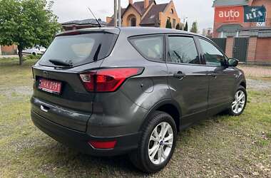 Позашляховик / Кросовер Ford Escape 2019 в 