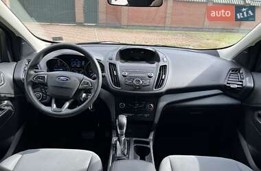 Позашляховик / Кросовер Ford Escape 2019 в 