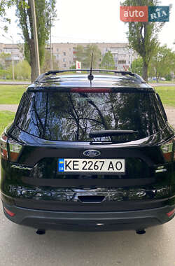 Внедорожник / Кроссовер Ford Escape 2017 в 