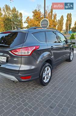 Внедорожник / Кроссовер Ford Escape 2015 в 
