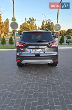 Внедорожник / Кроссовер Ford Escape 2015 в 