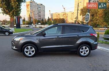 Внедорожник / Кроссовер Ford Escape 2015 в 