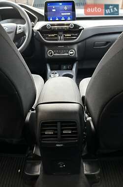 Позашляховик / Кросовер Ford Escape 2020 в 
