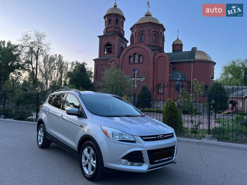 Внедорожник / Кроссовер Ford Escape 2014 в 