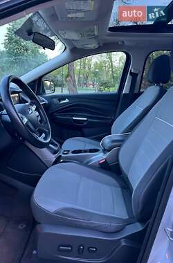 Внедорожник / Кроссовер Ford Escape 2014 в 