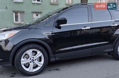 Внедорожник / Кроссовер Ford Escape 2015 в 