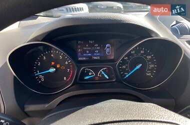Внедорожник / Кроссовер Ford Escape 2018 в 