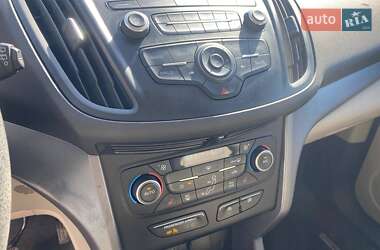 Внедорожник / Кроссовер Ford Escape 2018 в 