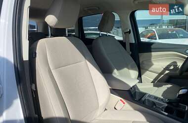 Внедорожник / Кроссовер Ford Escape 2018 в 