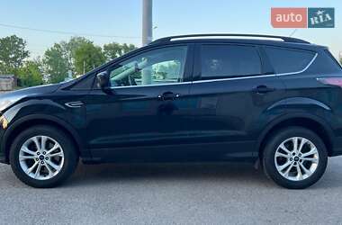 Внедорожник / Кроссовер Ford Escape 2016 в 
