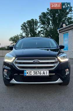 Внедорожник / Кроссовер Ford Escape 2016 в 