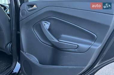 Внедорожник / Кроссовер Ford Escape 2016 в 