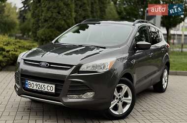 Позашляховик / Кросовер Ford Escape 2015 в 