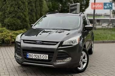 Позашляховик / Кросовер Ford Escape 2015 в 