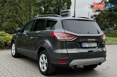 Позашляховик / Кросовер Ford Escape 2015 в 