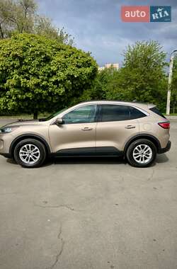 Внедорожник / Кроссовер Ford Escape 2021 в 