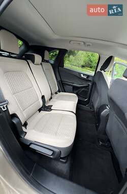 Внедорожник / Кроссовер Ford Escape 2021 в 