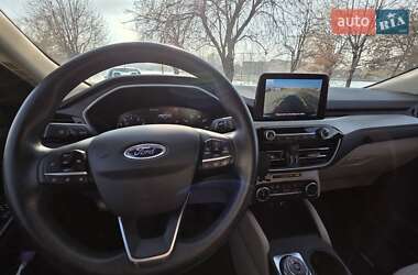 Позашляховик / Кросовер Ford Escape 2020 в 