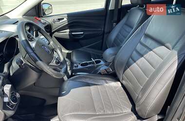 Внедорожник / Кроссовер Ford Escape 2015 в 