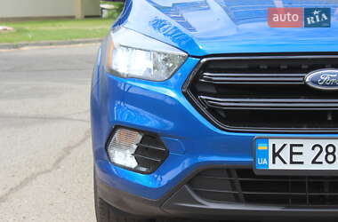 Позашляховик / Кросовер Ford Escape 2019 в 