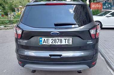 Внедорожник / Кроссовер Ford Escape 2018 в 