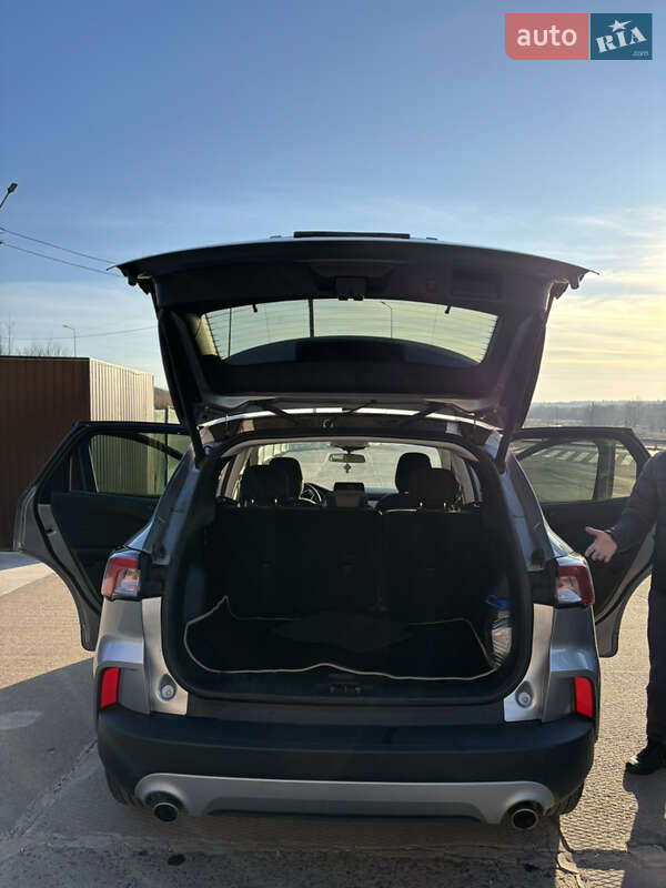 Позашляховик / Кросовер Ford Escape 2022 в Львові