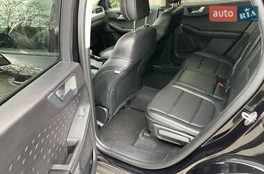 Внедорожник / Кроссовер Ford Escape 2019 в 