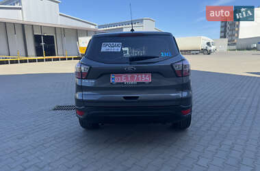 Внедорожник / Кроссовер Ford Escape 2018 в 