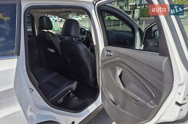 Внедорожник / Кроссовер Ford Escape 2016 в 