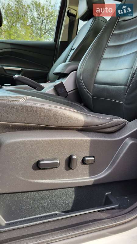 Внедорожник / Кроссовер Ford Escape 2015 в Чернигове