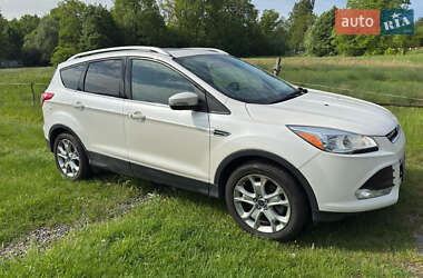 Позашляховик / Кросовер Ford Escape 2015 в 