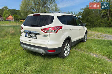 Позашляховик / Кросовер Ford Escape 2015 в 