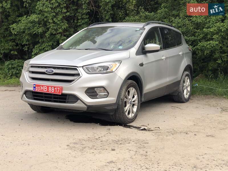 Позашляховик / Кросовер Ford Escape 2016 в Львові