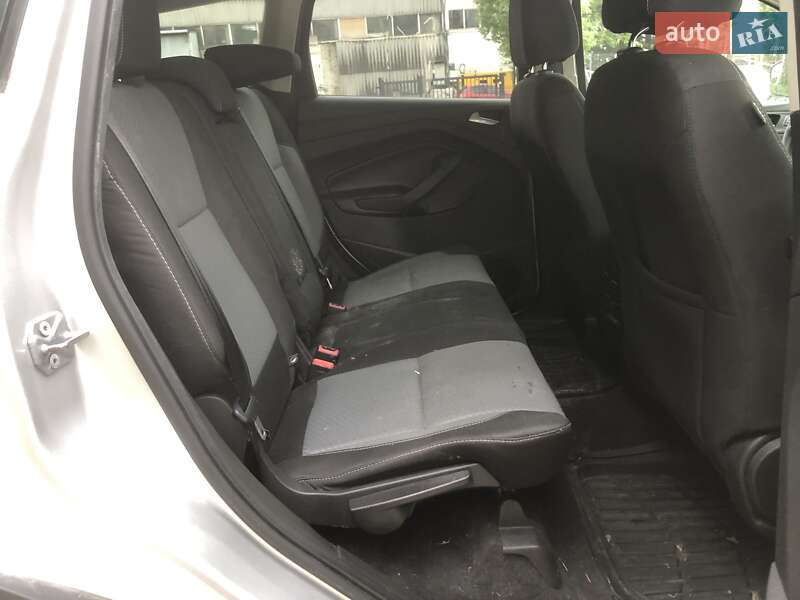 Позашляховик / Кросовер Ford Escape 2016 в Львові