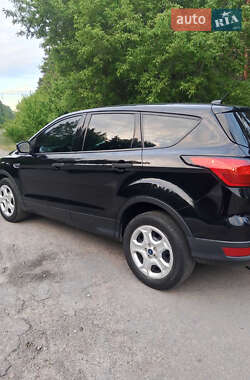 Внедорожник / Кроссовер Ford Escape 2019 в 