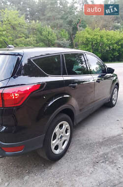 Внедорожник / Кроссовер Ford Escape 2019 в 