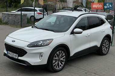 Внедорожник / Кроссовер Ford Escape 2021 в 