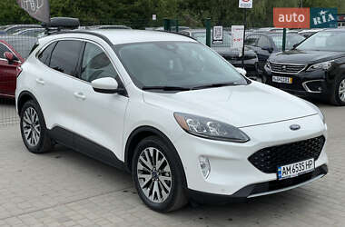 Внедорожник / Кроссовер Ford Escape 2021 в 