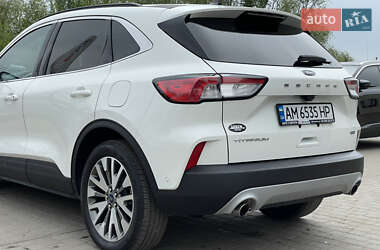 Внедорожник / Кроссовер Ford Escape 2021 в 