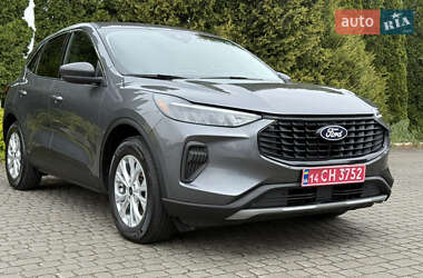 Позашляховик / Кросовер Ford Escape 2023 в 