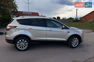 Внедорожник / Кроссовер Ford Escape 2017 в 